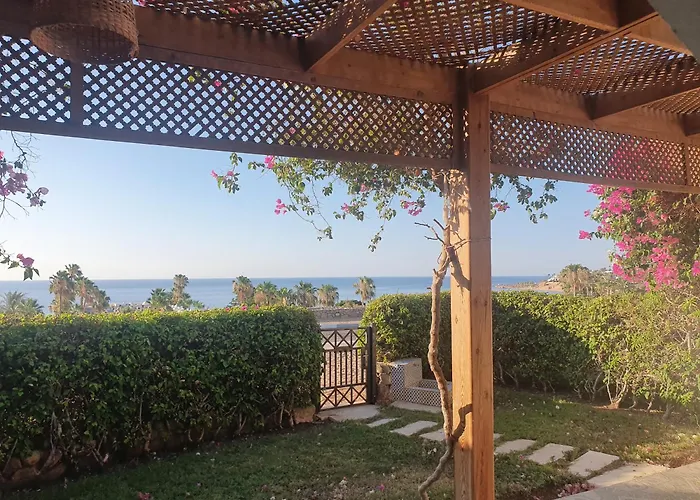 Private Vacation House At Domina Coral Bay