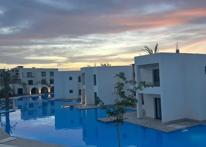 Tranquil 3-Bedroom Holiday Home In Makadi Heights, Hurghada - Private Rooftop Pool, Lagoon And More