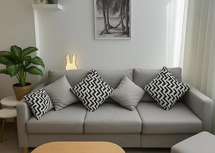 Sunny Escape 1Br With Pool Access