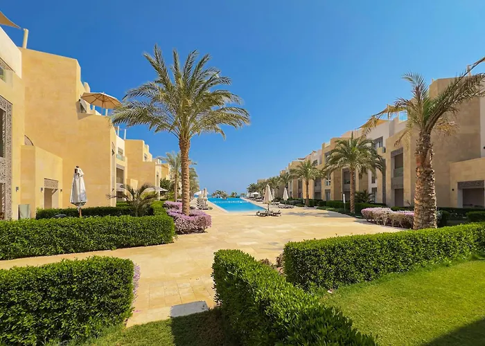 The Golden Atrium 3Bdr Pool View Free Pool & Beach Access