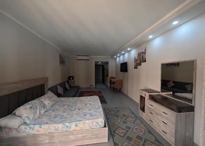 Seaview Hotel Apartment Steps From Downtown, Free Wifi