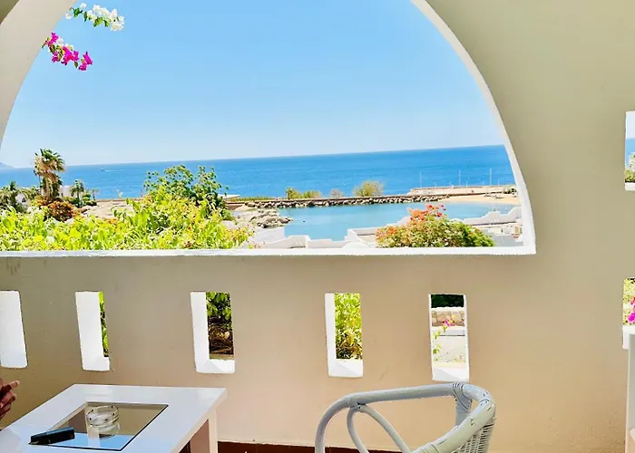 Domina Coral Bay Oasis Lake