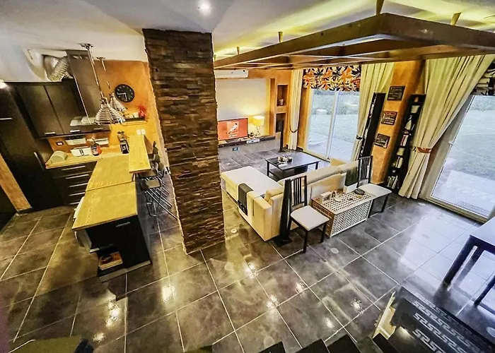 Central Luxurious Ritz Villa