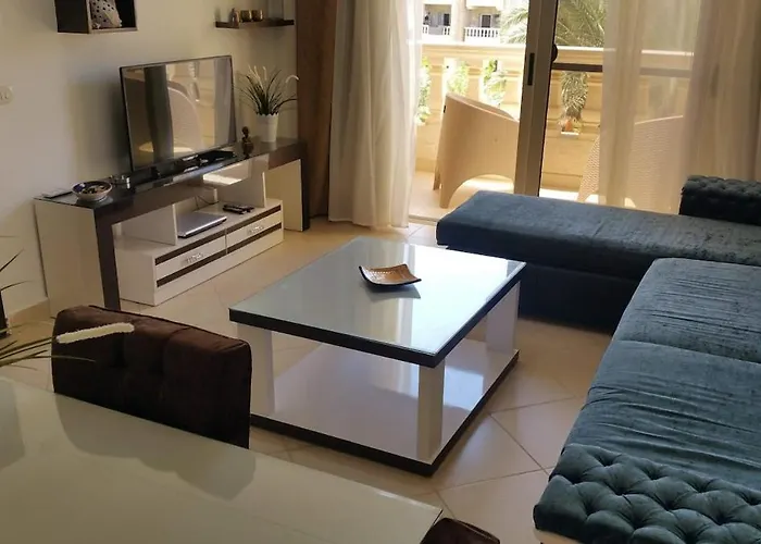 Modern One Bedroom Apartment In Vip Zone Sunny Lakes