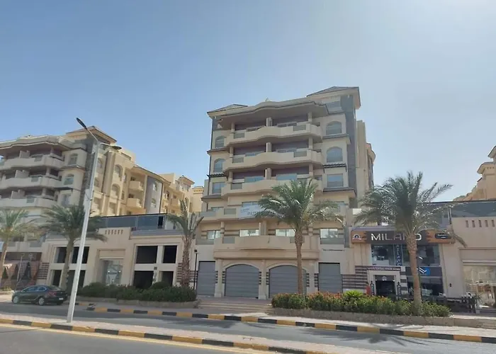 Florenza Khamsin Sea Front