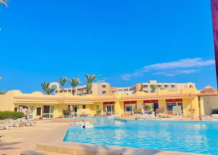 El Hambra compound
