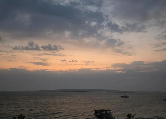 Florenza Khamsin Sea Front