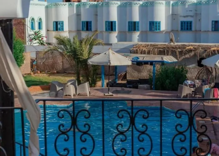Yasmina Hotel