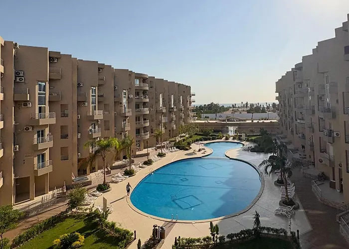 Amazing View! Beach Access & Pool Hurghada