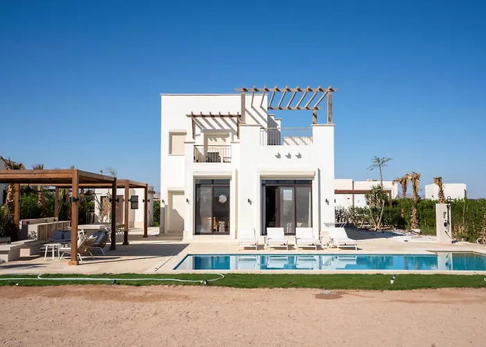 Chic Cyan 4Br Villa With Private Pool