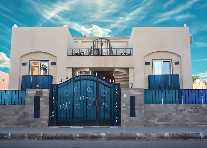 Luxury Sea-View 2 Bedrooms Apartment In Hadaba