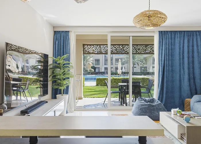 Luxurious Private Getaway In Mangroovy