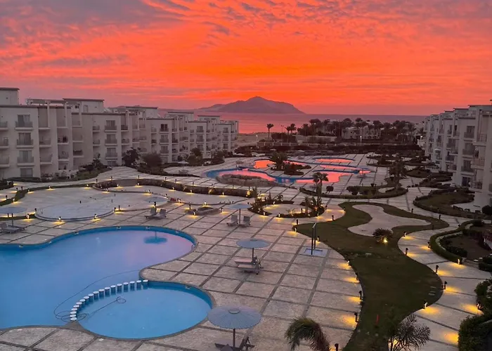 Sunny Beach Penthouse Free Beach, Pools, And Privat Roof