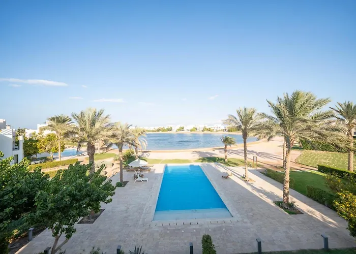 Joubal 2Br • Top Floor Lagoon View