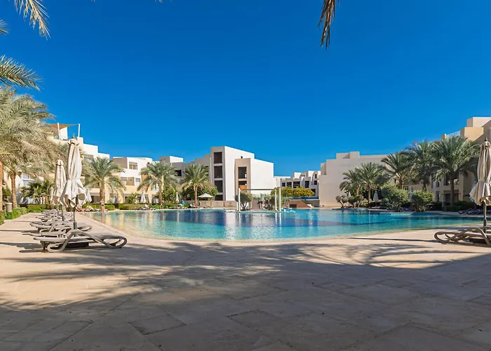 Cozy 1Br Apartment In Mangroovy With Pool
