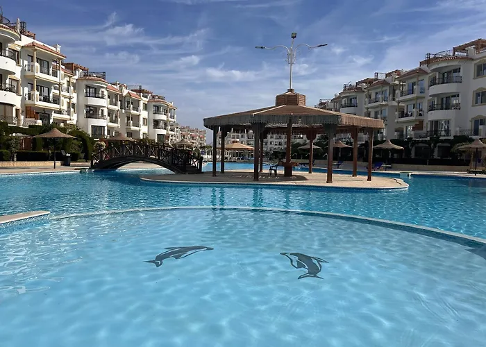 Sharm Hills Resort 3-Bedroom With Pool View And Beach Access