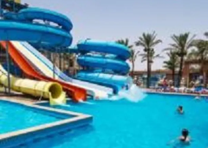 Mirage Bay Mina Land Resort & Aquapark