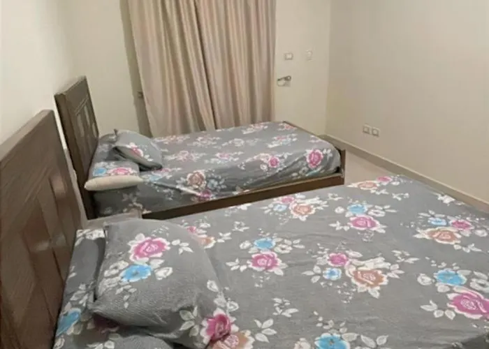 شاليه فى قريه بالم بيتش العين السخنه عائلات فقط