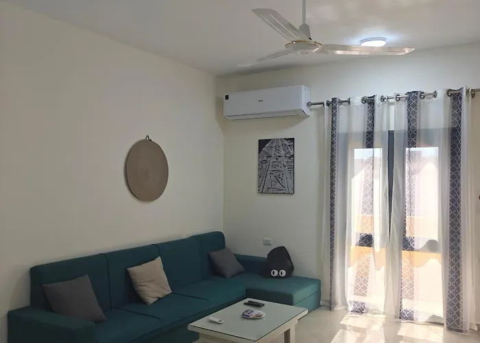 Bayt Hassan S19 - Super Spacious Roof Top One Bedroom Apartment