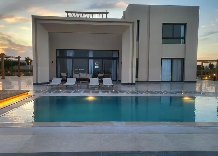 Elgouna -4 Bedroom Villa With Private Heated Pool
