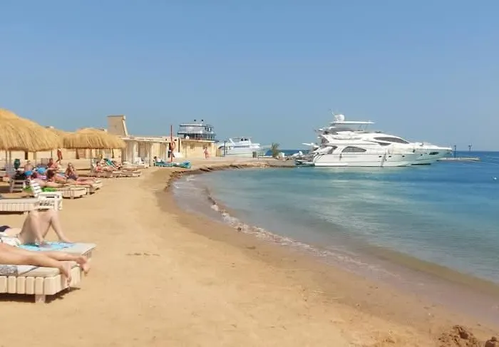 Hambra avenue resort