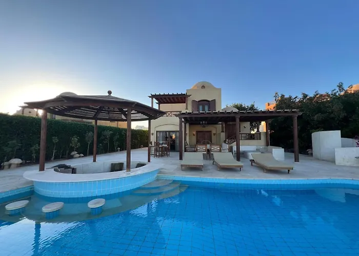 Waterfront Sabina I 4Bdr Retreat - Heated Pool