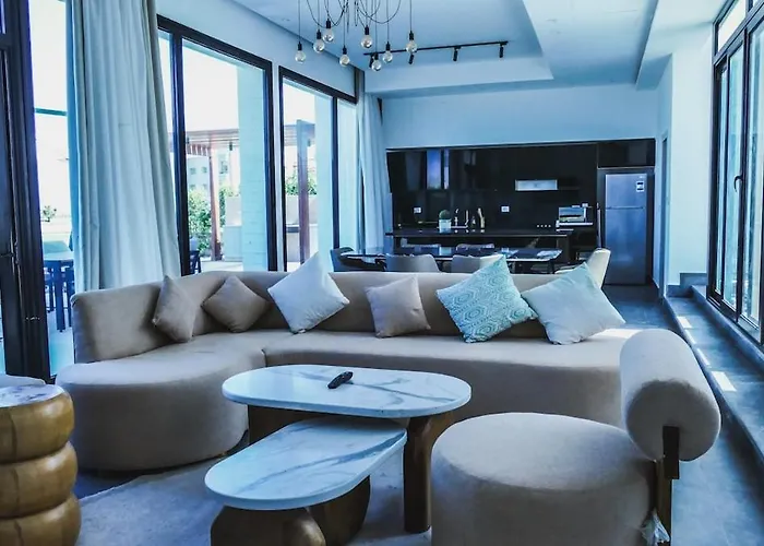 Luxurious 5Bdrooms Villa Somabay