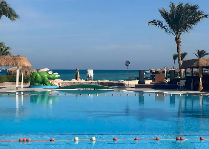 4 Bedroom Seaside Hurghada Escape