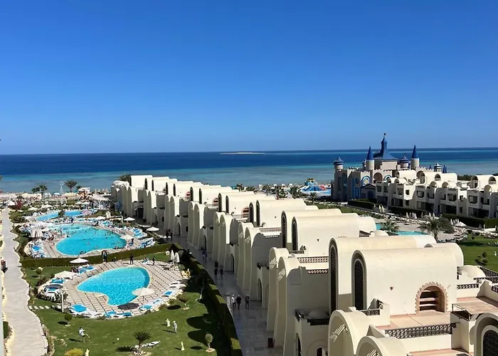 Luxury Beachfront Studio-Foreign Nationals Only