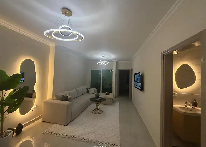 Stylish Home & Free Transfers