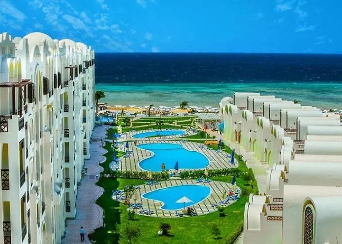 Sahl Hasheesh Finest Chalet - Gravity Resort Beachfront Family 2 Bedroom - Non Egyptian Only Garden Pools View