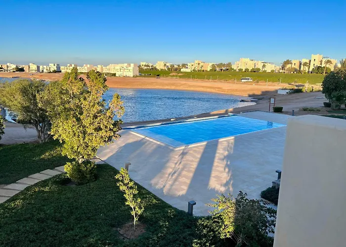 Cozy 1-Bedroom Joubal Lagoon Apartment