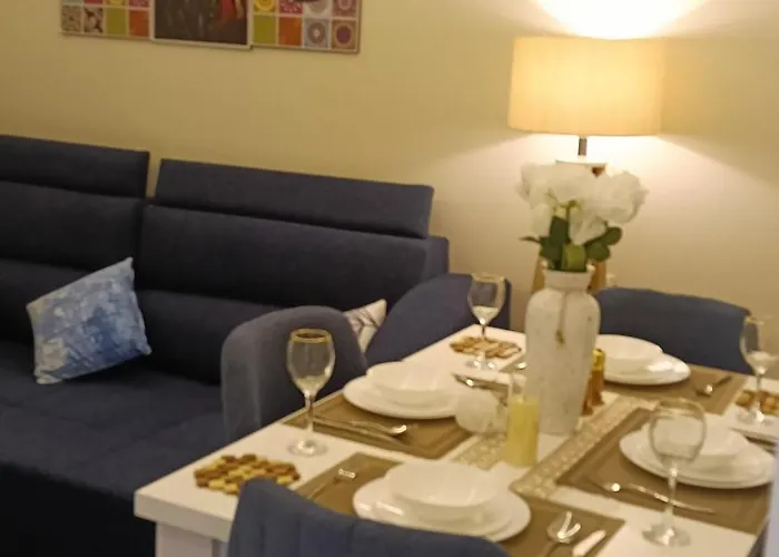 Sea View Hotel Apartment In Center