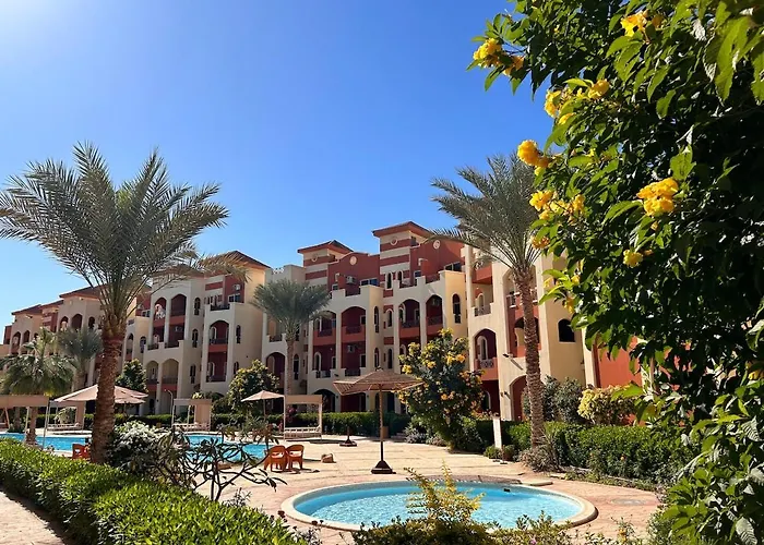La Sirena Resort Cosy Studio With Pool View
