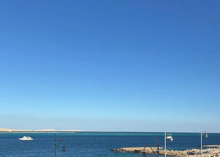 Peaks- La Prestigia R4 Luxury 1Br Sea View Apartment