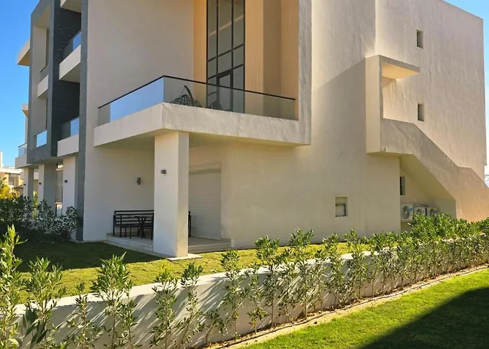 Luxury Azha Ain Sokhna Villa - Pool & Garden Views