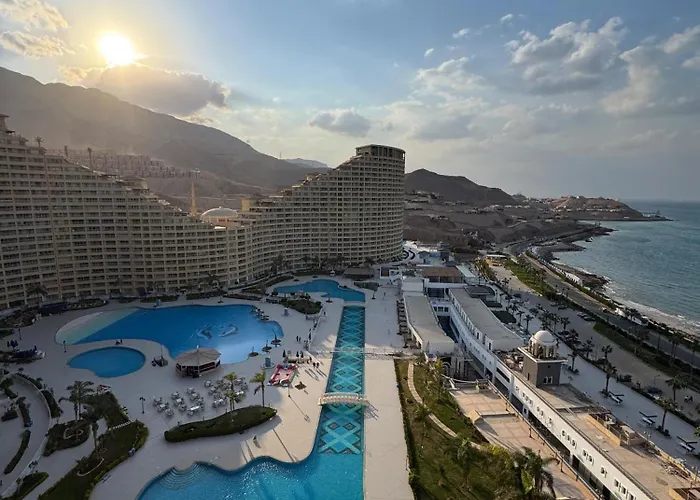 Porto Sokhna Pyramids Sea View