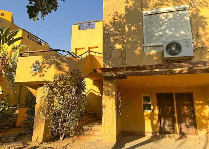 3Bdr Beachside Chalet In Einbay Sokhna L Golf View