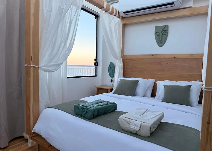 Casa Luna Beach-Front Suite