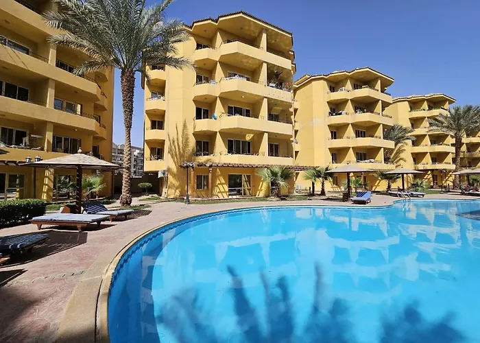 1 Bedroom Apartment With Pool