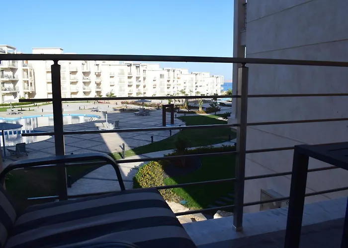 Sunny Beach Luxury Apartment - Free Beach & Pools