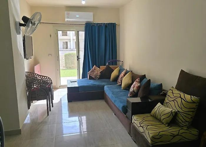 Ground-Floor Chalet In Garden, 3 Bedrooms, In Lasrinetta, Mini Egypt