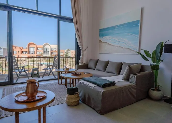 Signature Kamaran Duplex 1 Bed Pool & Views