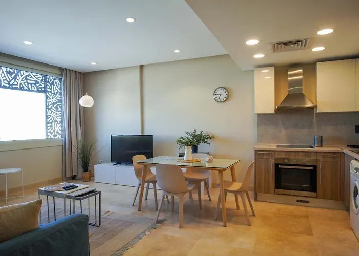 Mangroovy Beach Front - 1 Bedroom - Free Beach & Pool Access