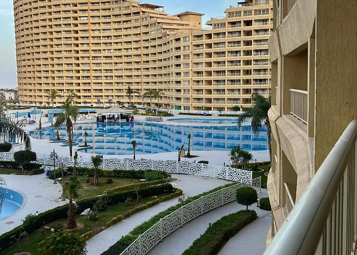 porto sokhna اهرامات