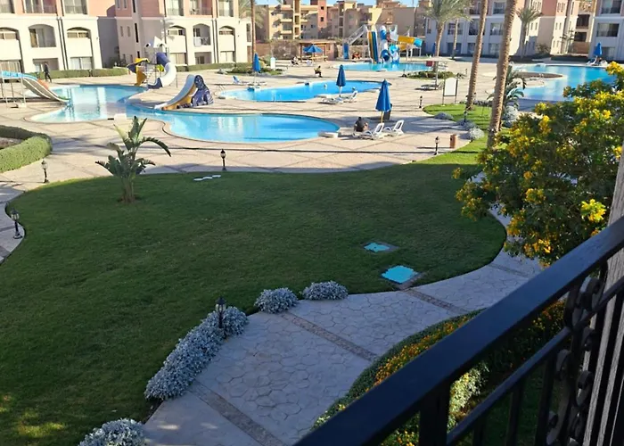 2 Bedroom Apartment Pool View Wifi