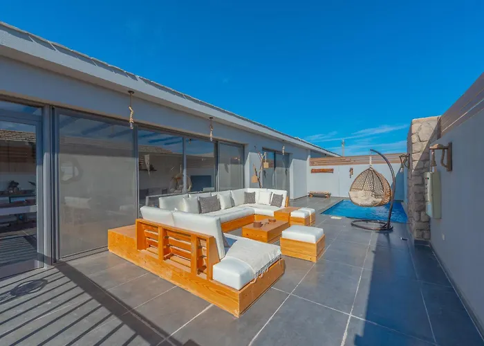 Elegant 2-Bedroom Apt With Private Heated Pool