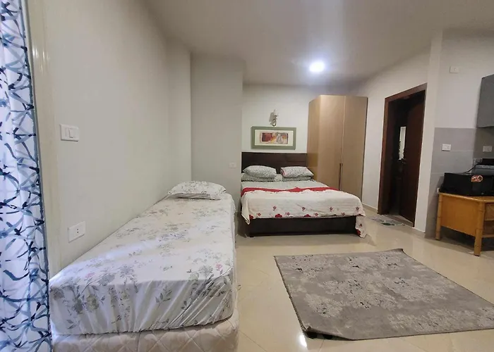 Holiday Studio With Seaview, Amazing For Couples, Sunny & Seaview & Free Wi-Fi