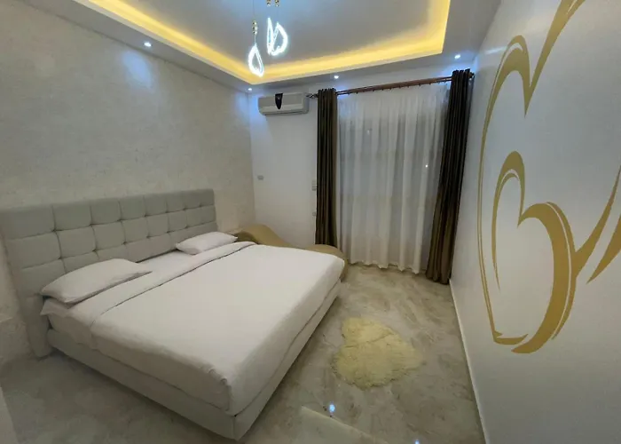 Golden Heart Flat