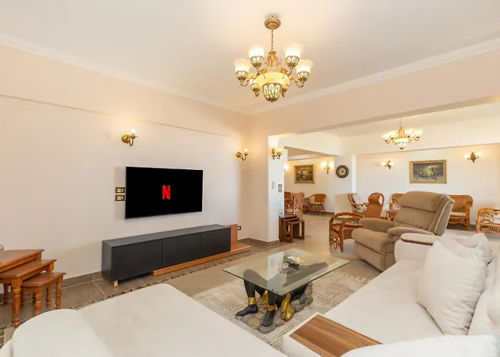 3Br Beach Front Chalet On Redsea
